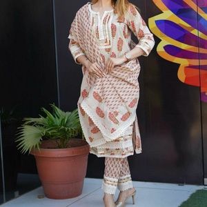 Meet your Posher, Azrah